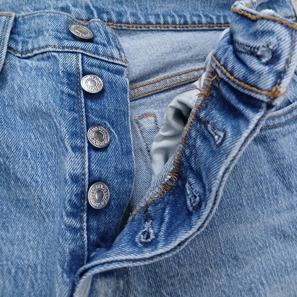 Levi 501 Skinny Jeans Size 28x28 Medium Wash - Picture 3 of 12